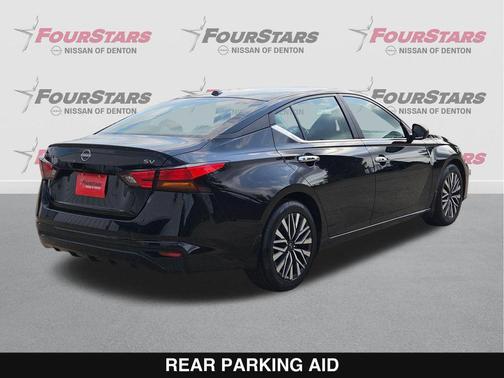 Super Black Clearcoat 2024 Nissan Altima 2.5 SV