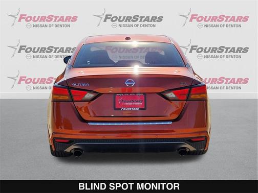 2022 Nissan Altima SR FWD