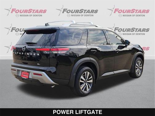 2025 Nissan Pathfinder SL FWD