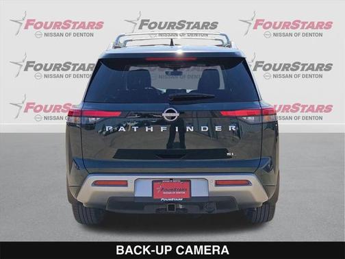 2025 Nissan Pathfinder SL FWD