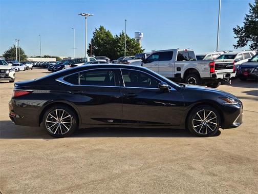2022 Lexus ES 350 Base