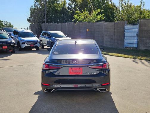 2022 Lexus ES 350 Base