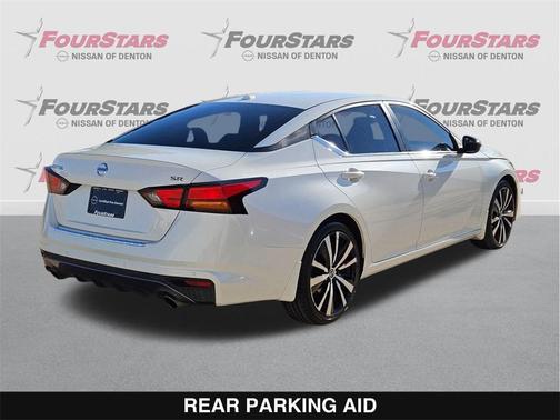 2022 Nissan Altima SR FWD