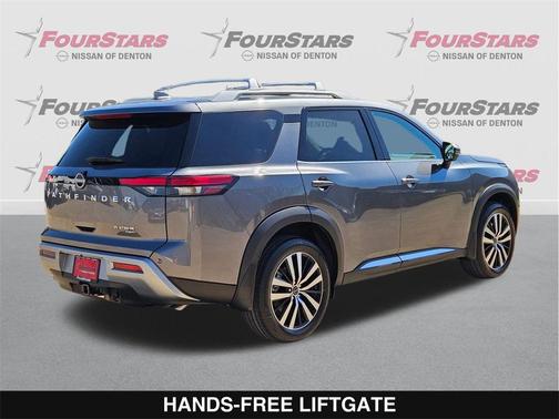 2025 Nissan Pathfinder Platinum 4WD