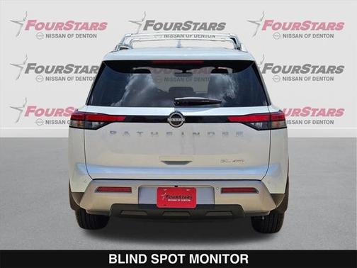 2025 Nissan Pathfinder SL 4WD