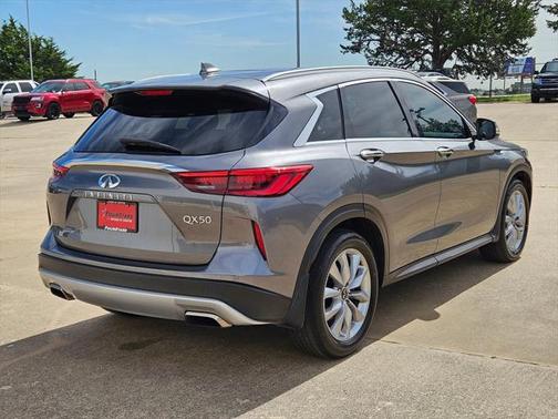 2021 INFINITI QX50 LUXE