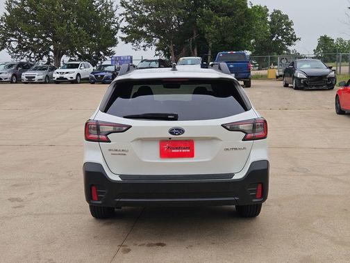 Crystal White Pearl 2021 Subaru Outback Premium