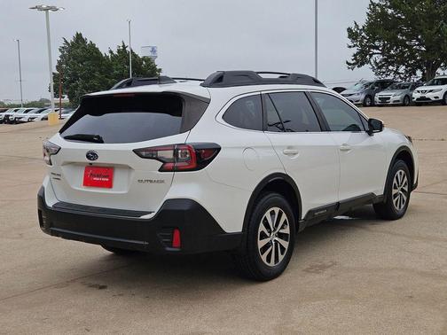 Crystal White Pearl 2021 Subaru Outback Premium