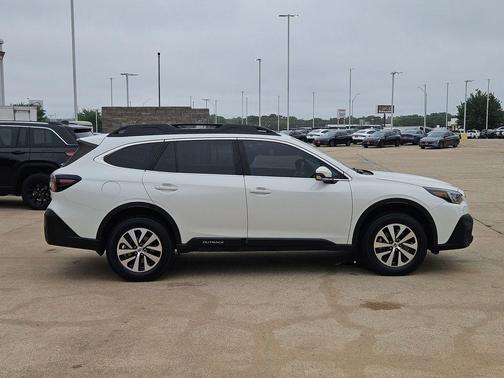 Crystal White Pearl 2021 Subaru Outback Premium