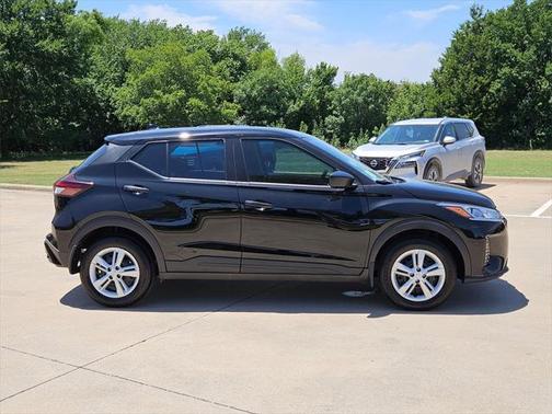 2025 Nissan Kicks S