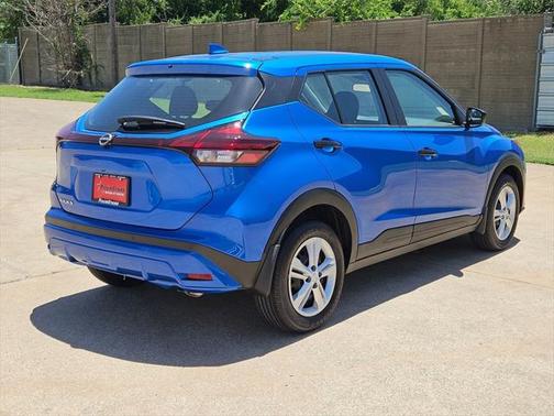 2025 Nissan Kicks S