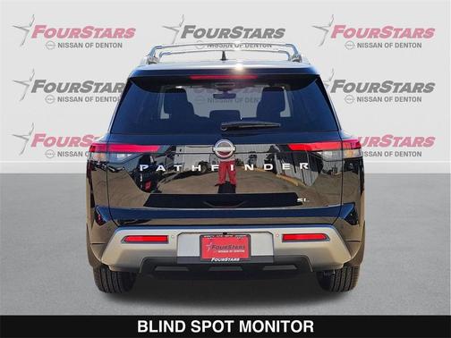 2025 Nissan Pathfinder SL FWD