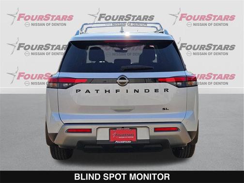 2025 Nissan Pathfinder SL FWD