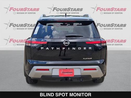 2025 Nissan Pathfinder Platinum FWD