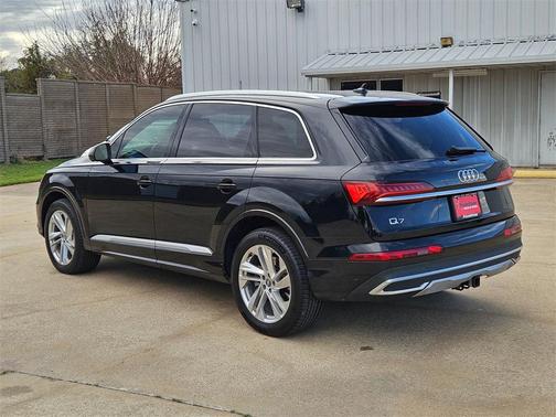 2021 Audi Q7 45 Premium Plus