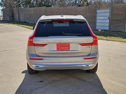 2023 Volvo XC60 B5 Plus Bright Theme