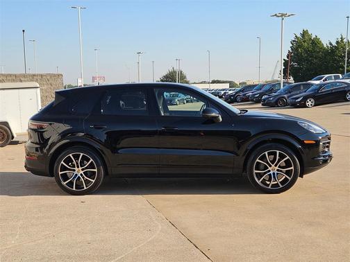 2023 Porsche Cayenne Platinum Edition