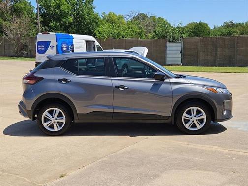 2025 Nissan Kicks S