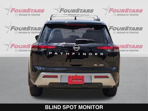 2025 Nissan Pathfinder SL 4WD