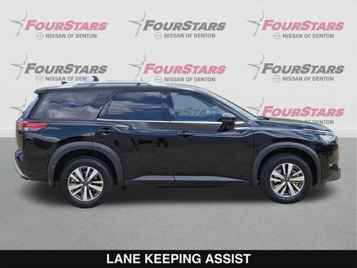 2025 Nissan Pathfinder SL 4WD