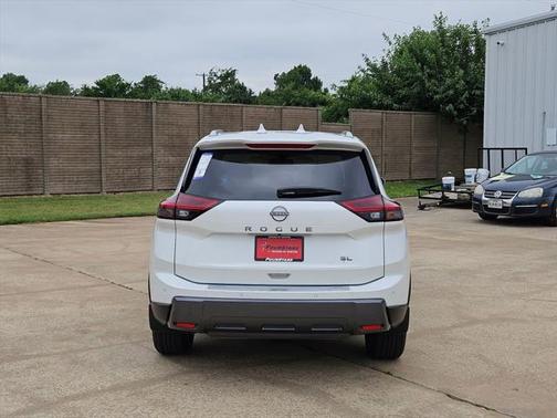 2025 Nissan Rogue SL