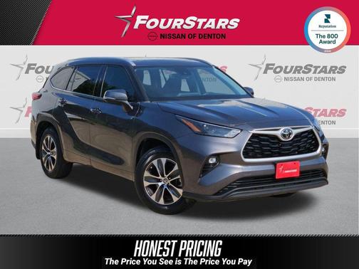 Magnetic Gray Metallic 2022 Toyota Highlander XLE