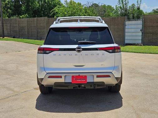 2025 Nissan Pathfinder SL FWD