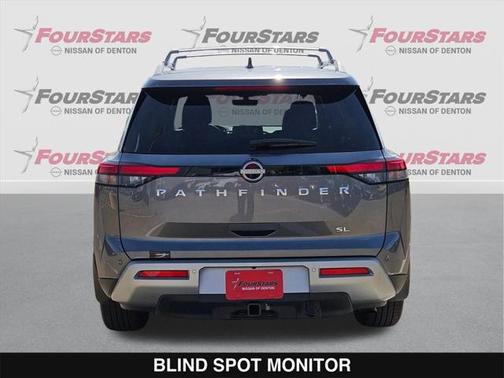 2025 Nissan Pathfinder SL FWD