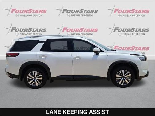 2025 Nissan Pathfinder SL FWD