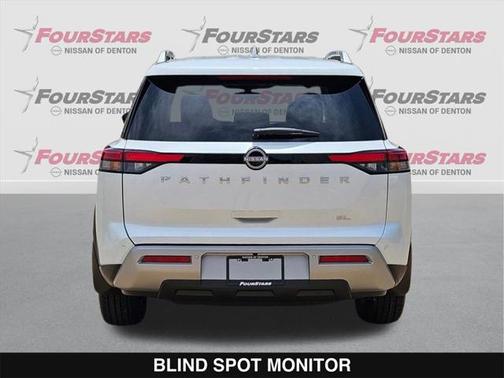 2025 Nissan Pathfinder SL FWD