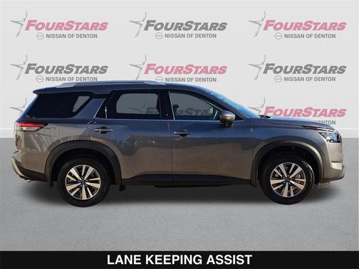 2025 Nissan Pathfinder SL FWD