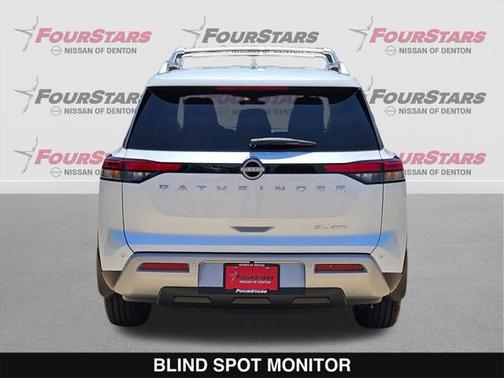 2025 Nissan Pathfinder SL 4WD