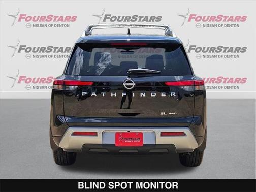 2025 Nissan Pathfinder SL 4WD