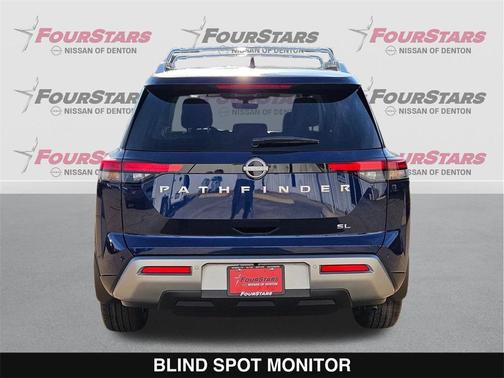 2025 Nissan Pathfinder SL FWD