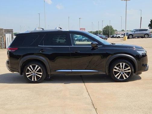 2024 Nissan Pathfinder Platinum FWD