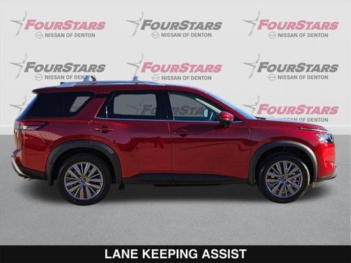 2025 Nissan Pathfinder SL FWD