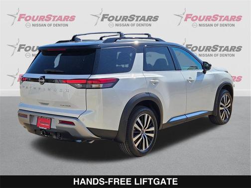 2025 Nissan Pathfinder Platinum FWD