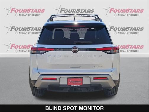 2025 Nissan Pathfinder Platinum FWD