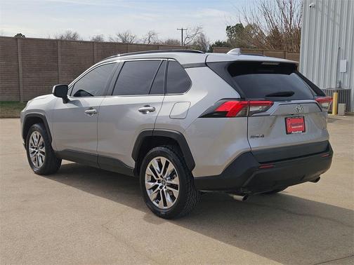 2020 Toyota RAV4 XLE Premium