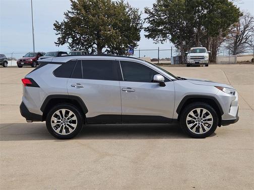 2020 Toyota RAV4 XLE Premium