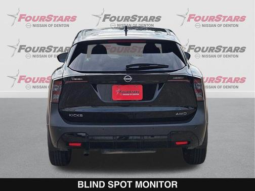 Super Black 2025 Nissan Kicks SV