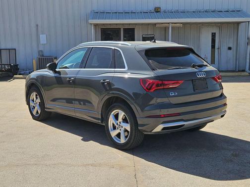 Mythos Black Metallic 2020 Audi Q3 45 Premium