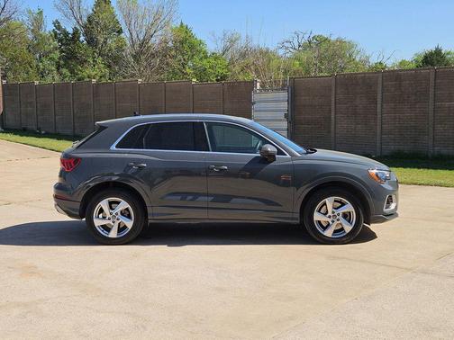 Mythos Black Metallic 2020 Audi Q3 45 Premium