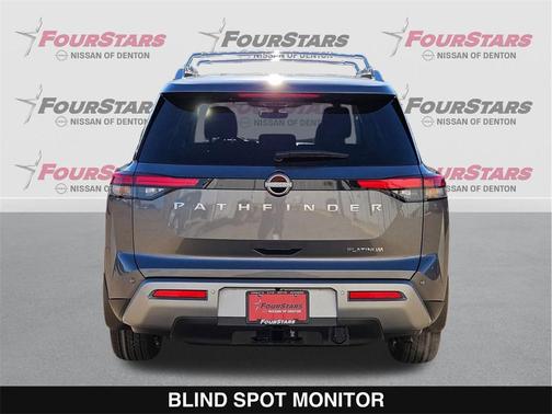 2025 Nissan Pathfinder Platinum FWD