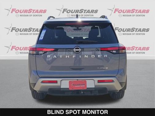 2025 Nissan Pathfinder Platinum FWD