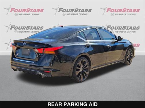 2022 Nissan Altima SR FWD