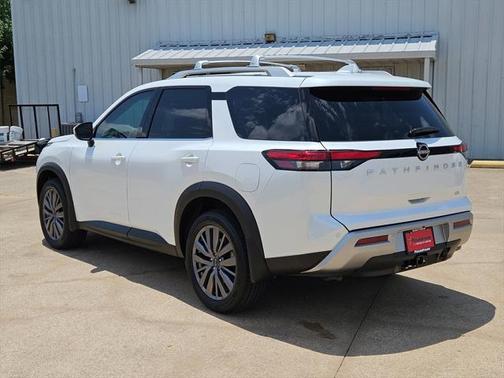 2025 Nissan Pathfinder SL FWD