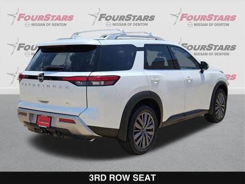 2025 Nissan Pathfinder SL FWD