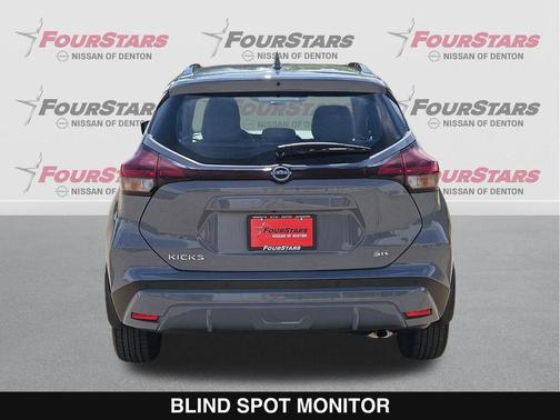 2023 Nissan Kicks SR