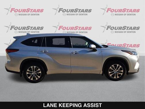 Celestial Silver Metallic 2022 Toyota Highlander XLE